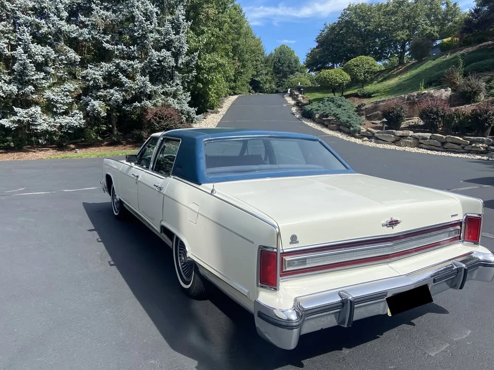 1979 Lincoln Continental 5th Gen - Image 14 of 17