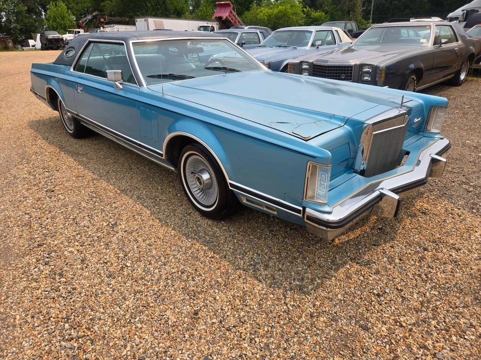 1979 Lincoln Continental Mark V - Image 2 of 24