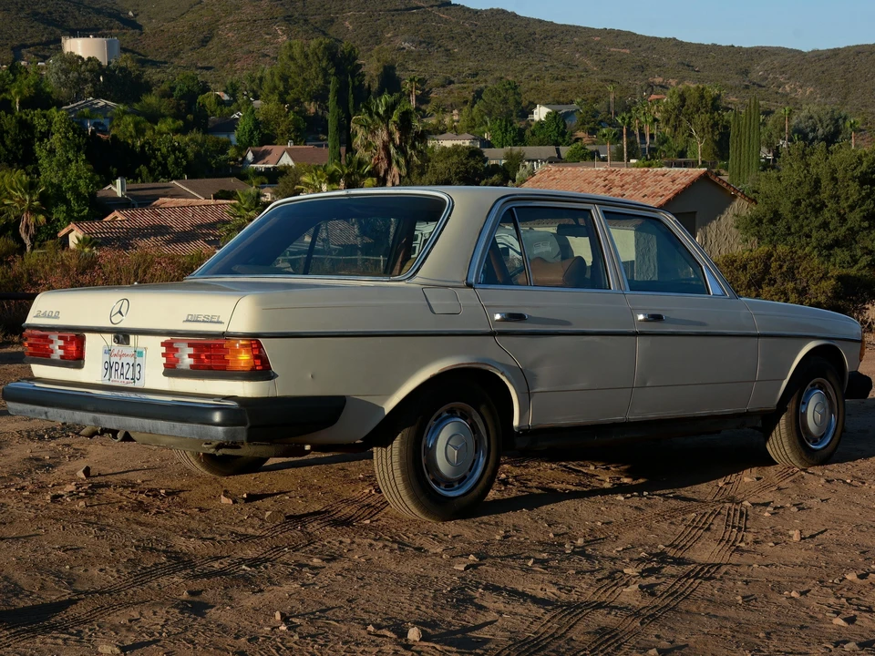 1979 Mercedes-Benz W123 Sedan - Image 7 of 31