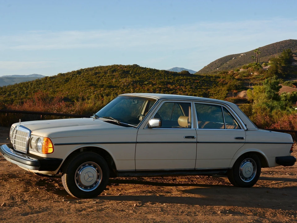 1979 Mercedes-Benz W123 Sedan - Image 6 of 31