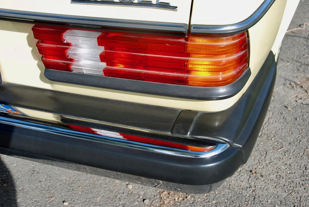 1979 Mercedes-Benz W123 Sedan - Image 31 of 31