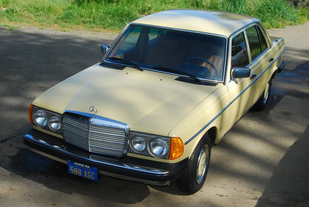 1979 Mercedes-Benz W123 Sedan - Image 8 of 31
