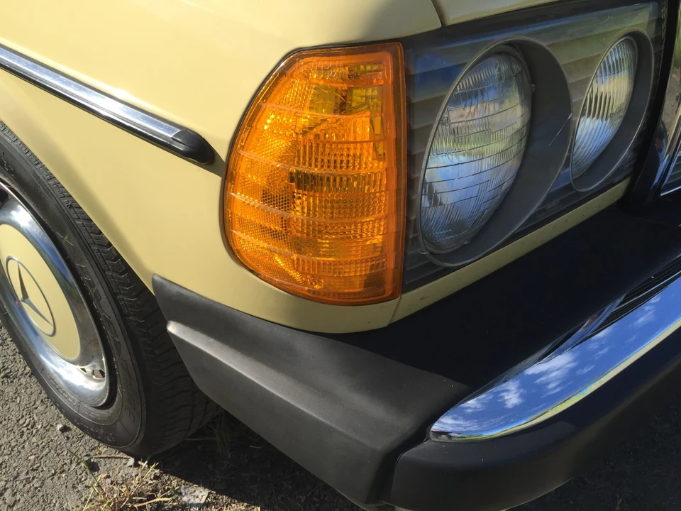 1979 Mercedes-Benz W123 Sedan - Image 25 of 31