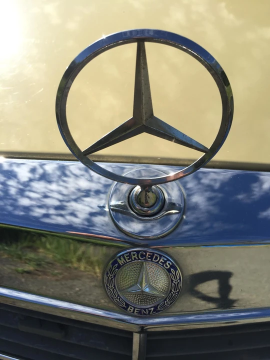 1979 Mercedes-Benz W123 Sedan - Image 27 of 31