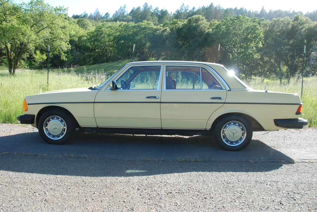 1979 Mercedes-Benz W123 Sedan - Image 7 of 31