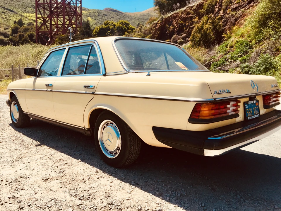 1979 Mercedes-Benz W123 Sedan - Image 19 of 31