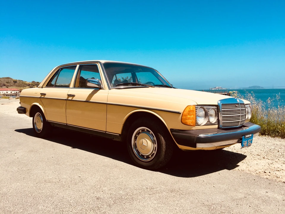 1979 Mercedes-Benz W123 Sedan - Image 12 of 31