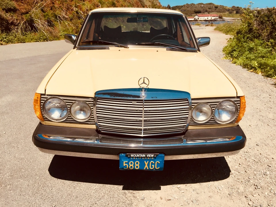 1979 Mercedes-Benz W123 Sedan - Image 11 of 31
