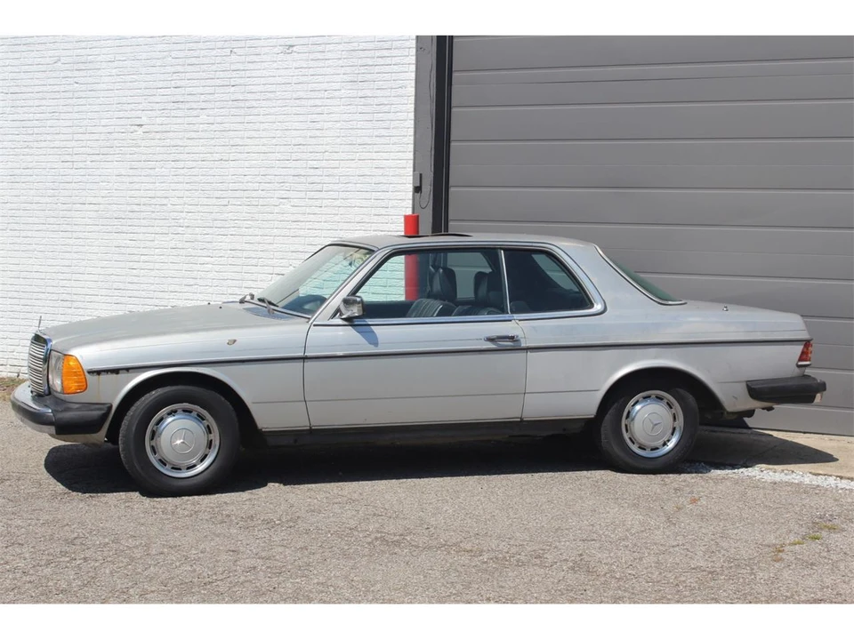 1979 Mercedes-Benz W123 Coupe (C123) - Image 9 of 31