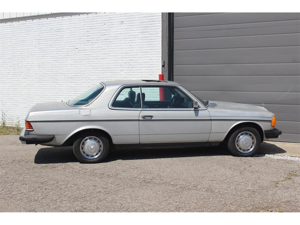 1979 Mercedes-Benz W123 Coupe (C123) - Image 10 of 31