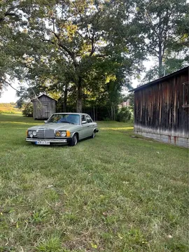 1979 Mercedes-Benz 300 D Sedan 4D