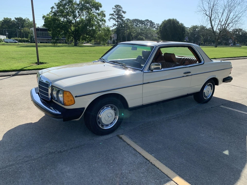 1979 Mercedes-Benz W123 Coupe (C123) - Image 2 of 31