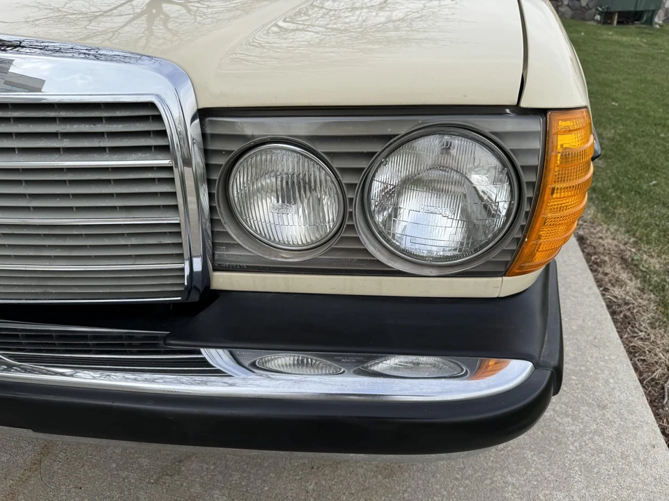1979 Mercedes-Benz W123 Sedan - Image 18 of 31