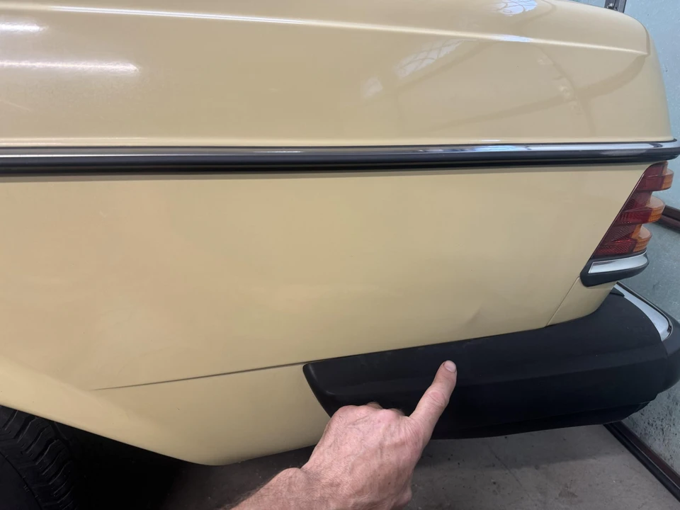 1979 Mercedes-Benz W123 Sedan - Image 29 of 31
