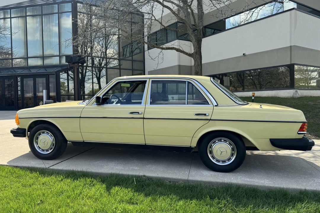 1979 Mercedes-Benz W123 Sedan - Image 8 of 31