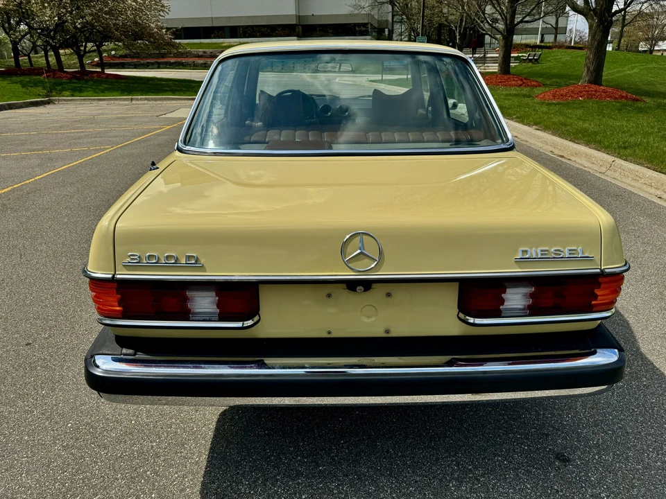 1979 Mercedes-Benz W123 Sedan - Image 6 of 31