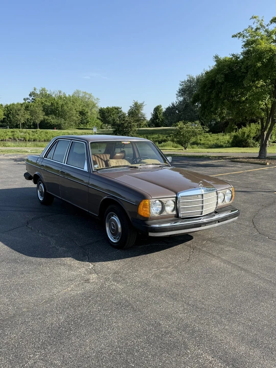 1979 Mercedes-Benz W123 Sedan - Image 7 of 31