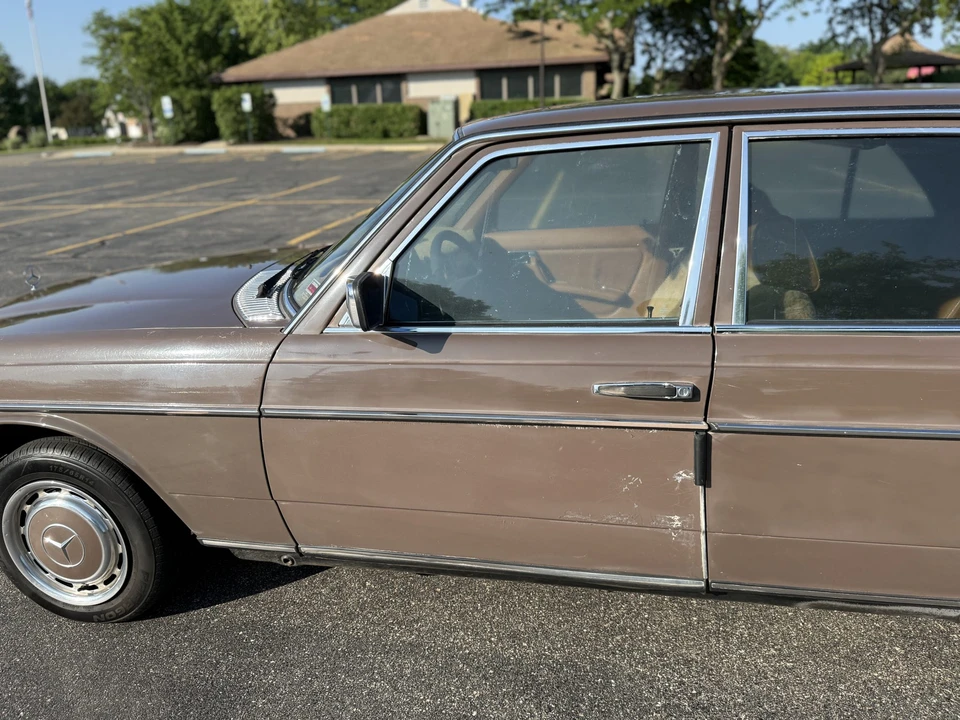1979 Mercedes-Benz W123 Sedan - Image 20 of 31