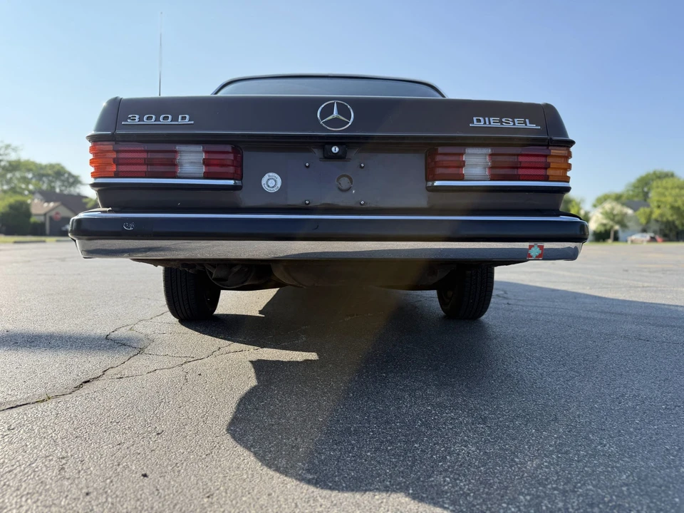 1979 Mercedes-Benz W123 Sedan - Image 9 of 31