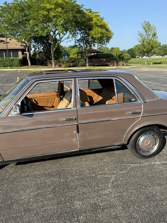 1979 Mercedes-Benz W123 Sedan - Image 18 of 31