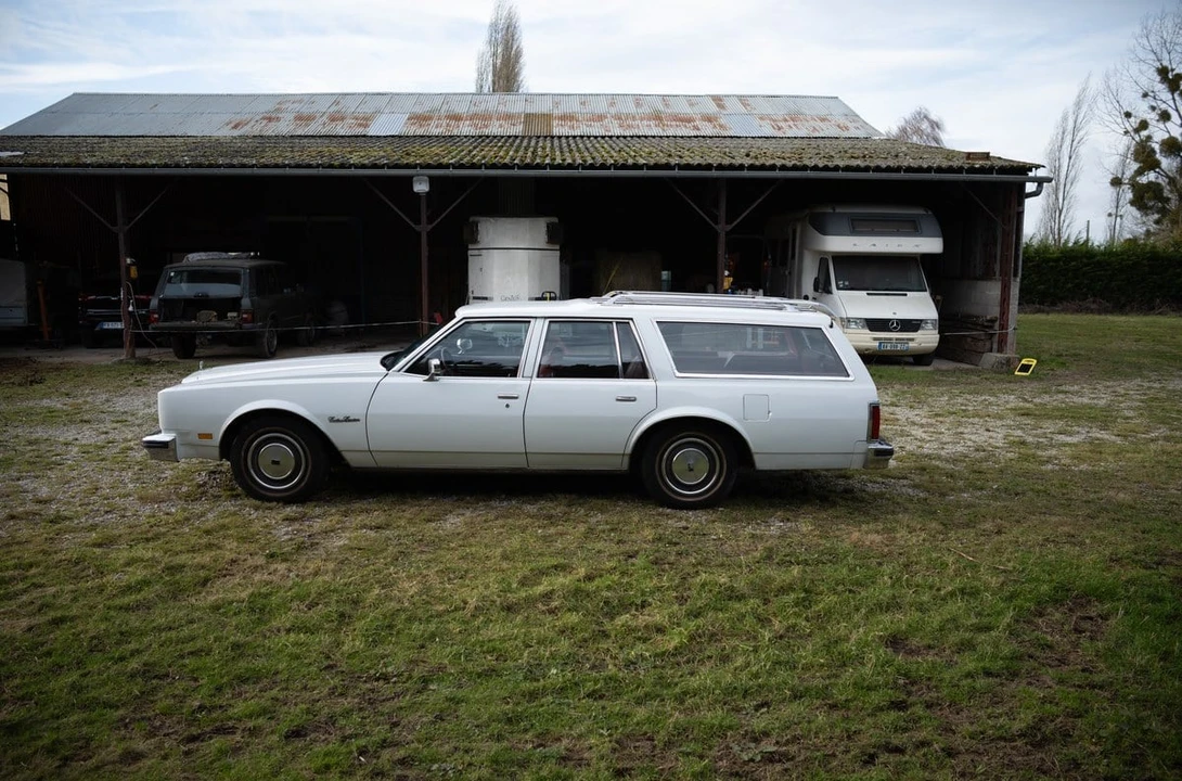 1979 Oldsmobile Custom Cruiser - Image 4 of 30