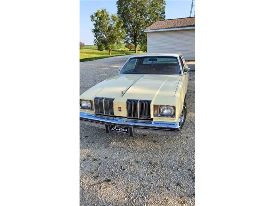1979 Oldsmobile Cutlass 5th Gen - Image 9 of 12