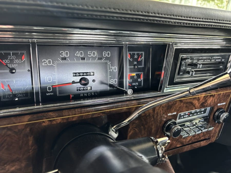 1979 Oldsmobile Toronado - Image 10 of 19