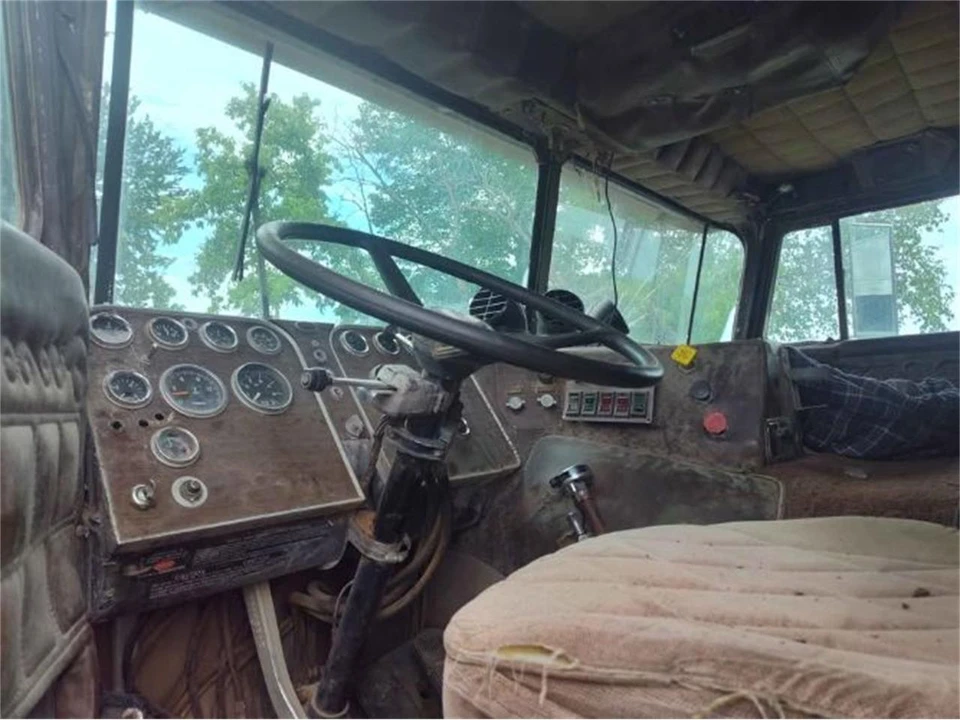 1979 Peterbilt - Image 6 of 7