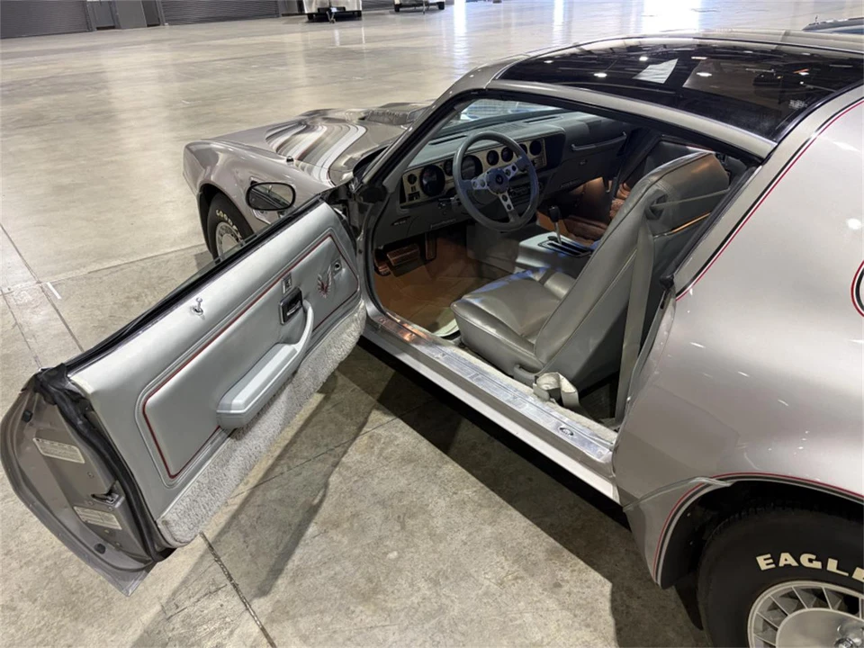 1979 Pontiac Firebird 2nd Gen - Image 10 of 24