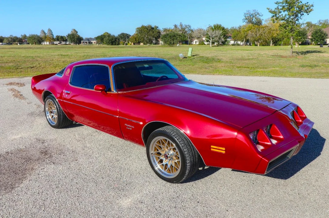 1979 Pontiac Firebird Esprit 2nd Gen - Image 7 of 31