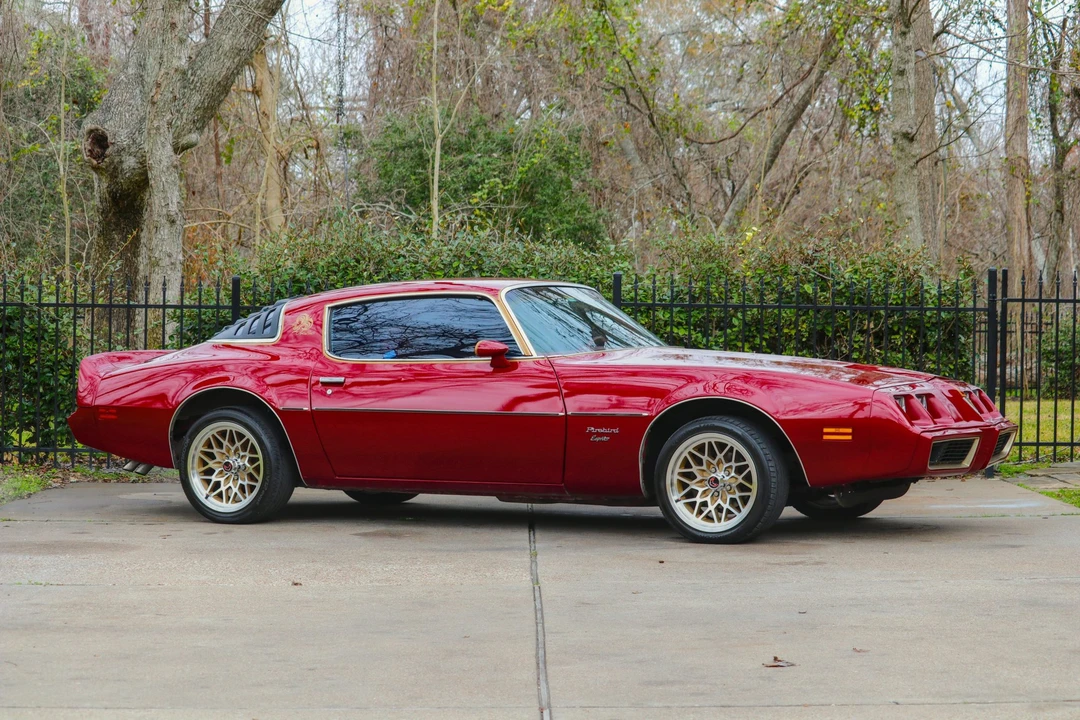1979 Pontiac Firebird Esprit 2nd Gen - Image 21 of 31