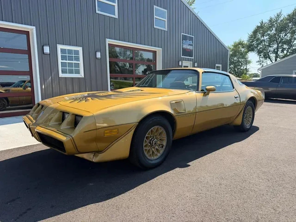 1979 Pontiac Firebird Trans Am 2nd Gen - Image 2 of 11