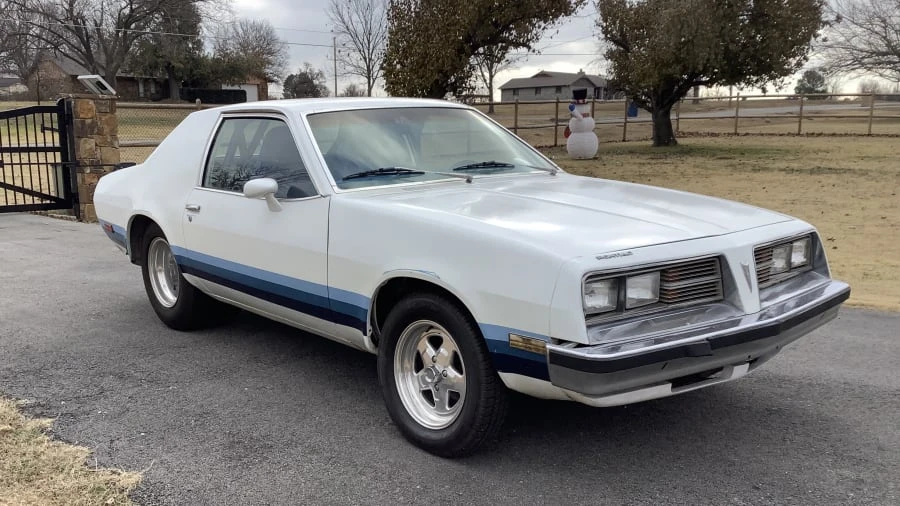 1979 Pontiac Sunbird - Image 6 of 9