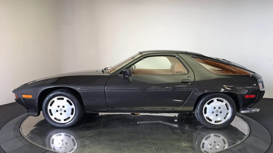 1979 Porsche 928 - Image 2 of 12