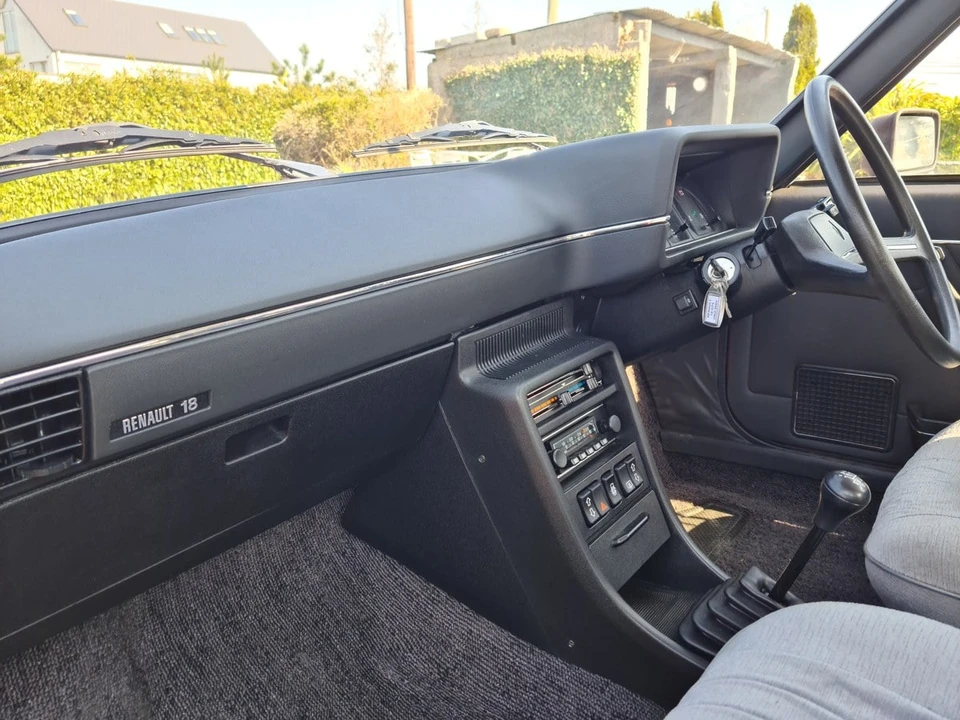 1979 Renault - Image 22 of 30