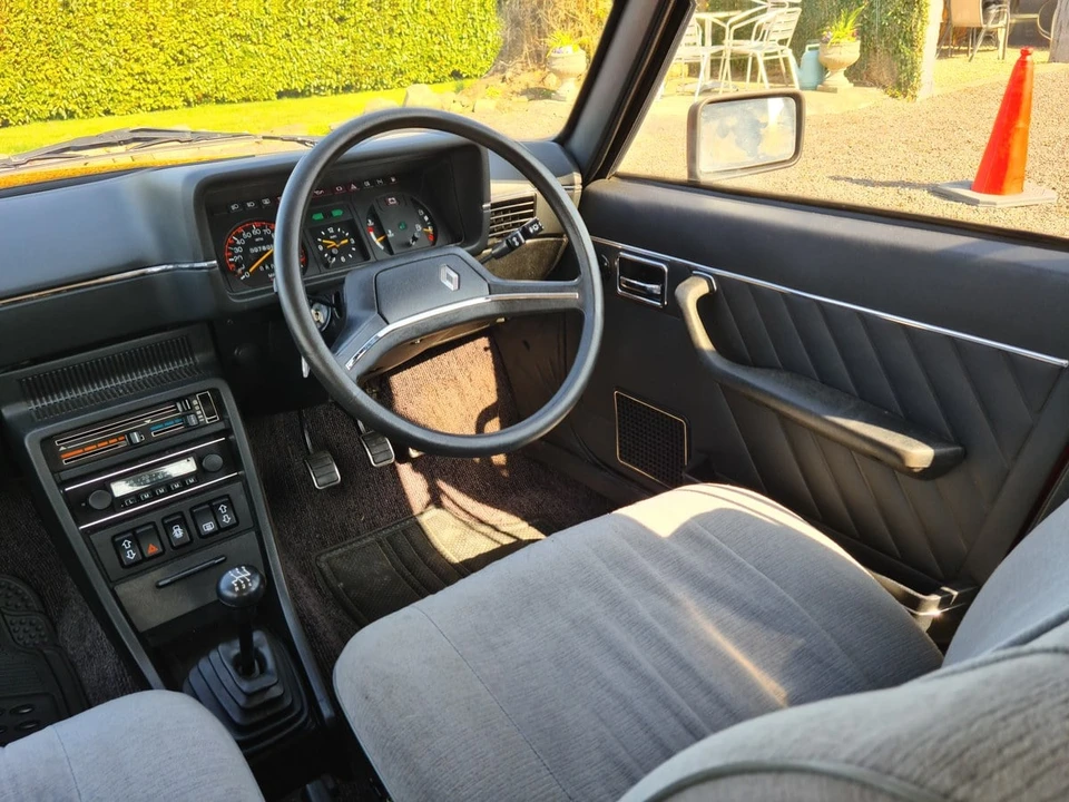 1979 Renault - Image 10 of 30