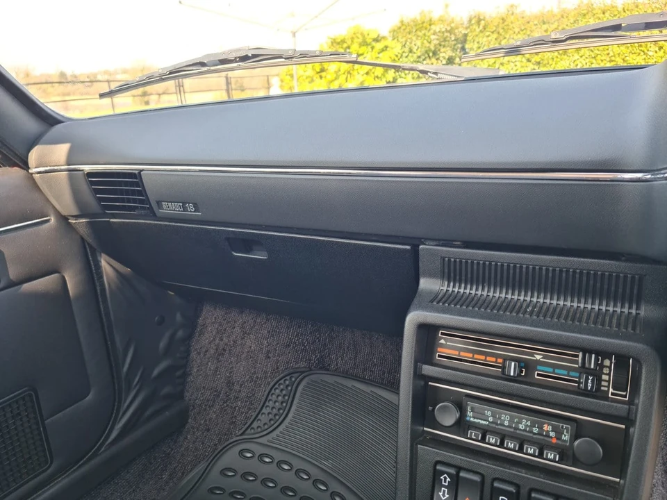 1979 Renault - Image 16 of 30