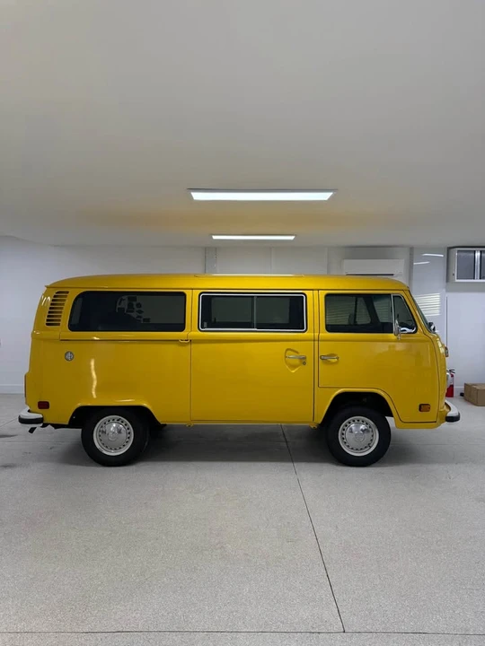 1979 Volkswagen Bay-Window Bus - Image 2 of 10