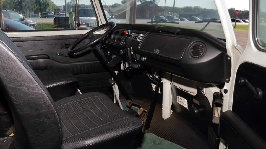 1979 Volkswagen Bay-Window Bus - Image 5 of 13