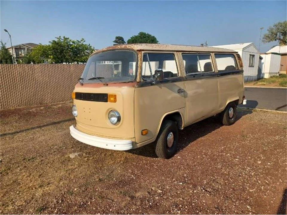 1979 Volkswagen Bay-Window Bus - Image 10 of 11