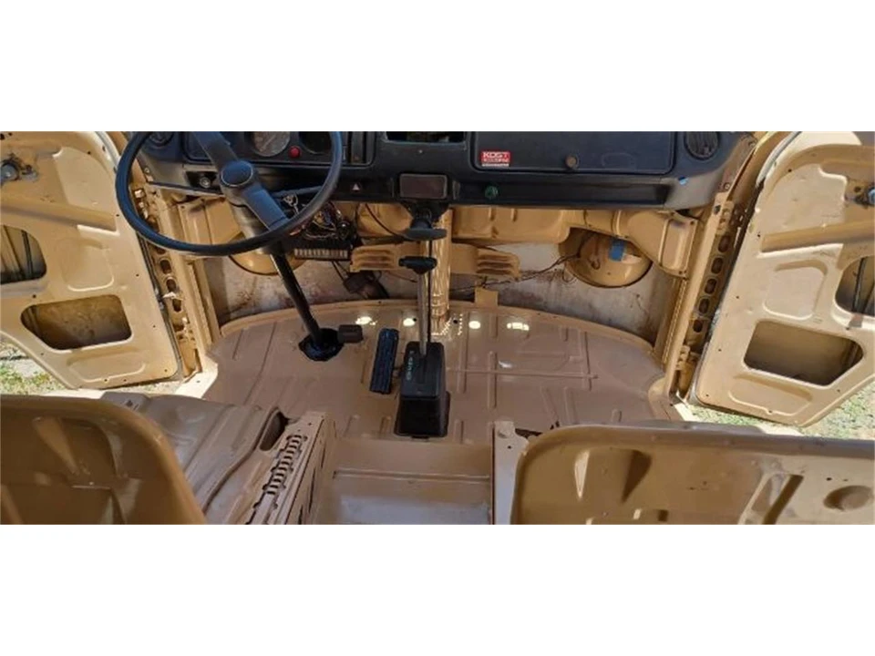 1979 Volkswagen Bay-Window Bus - Image 6 of 11