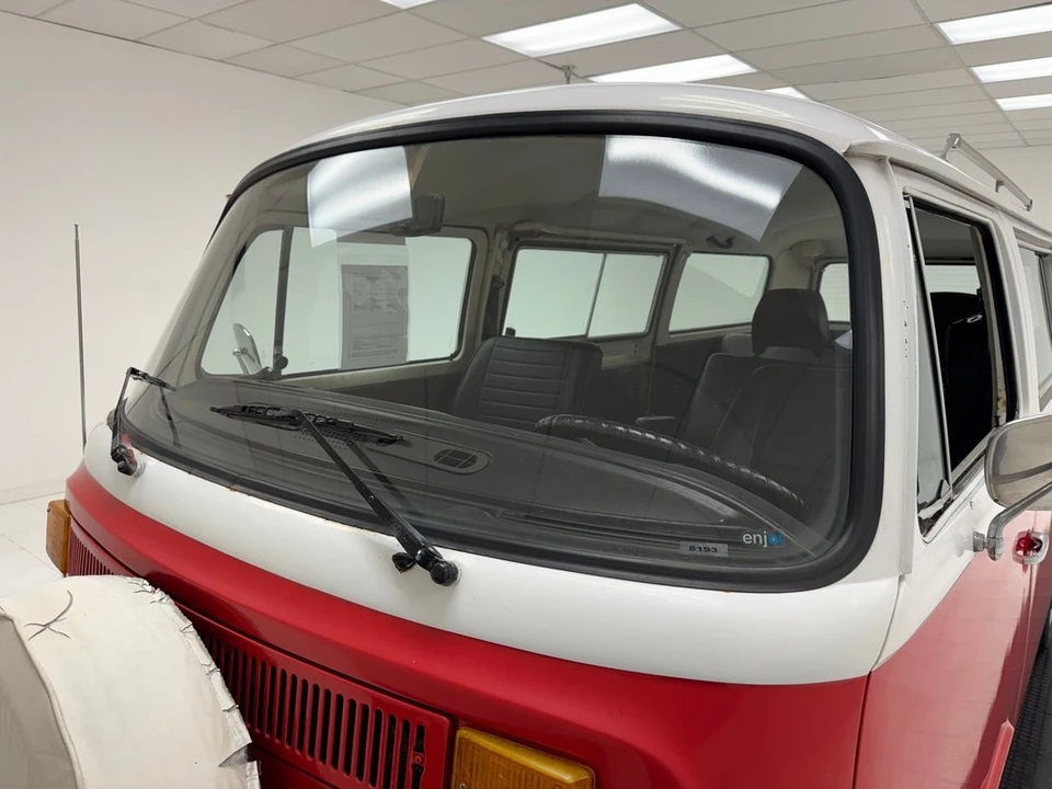 1979 Volkswagen Bay-Window Bus - Image 10 of 21