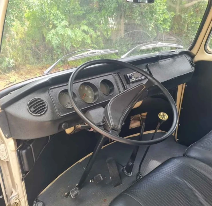 1979 Volkswagen Bay-Window Bus - Image 7 of 12