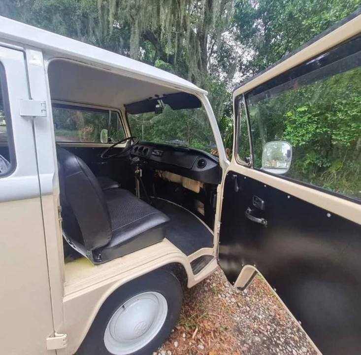 1979 Volkswagen Bay-Window Bus - Image 8 of 12