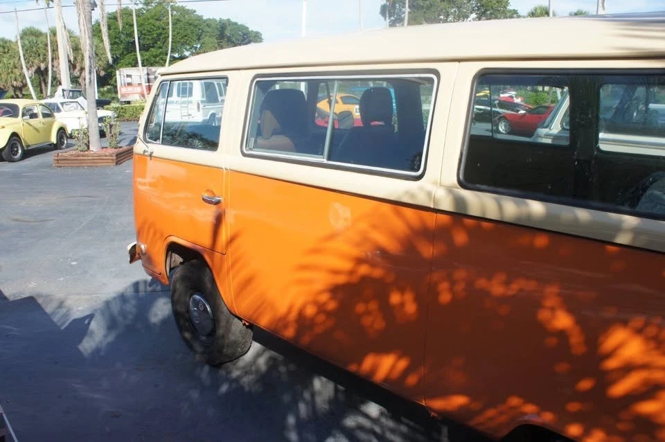 1979 Volkswagen Bay-Window Bus - Image 14 of 18