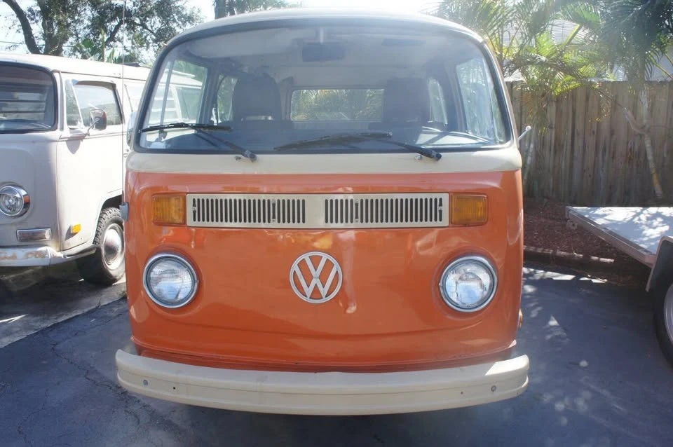 1979 Volkswagen Bay-Window Bus - Image 2 of 18