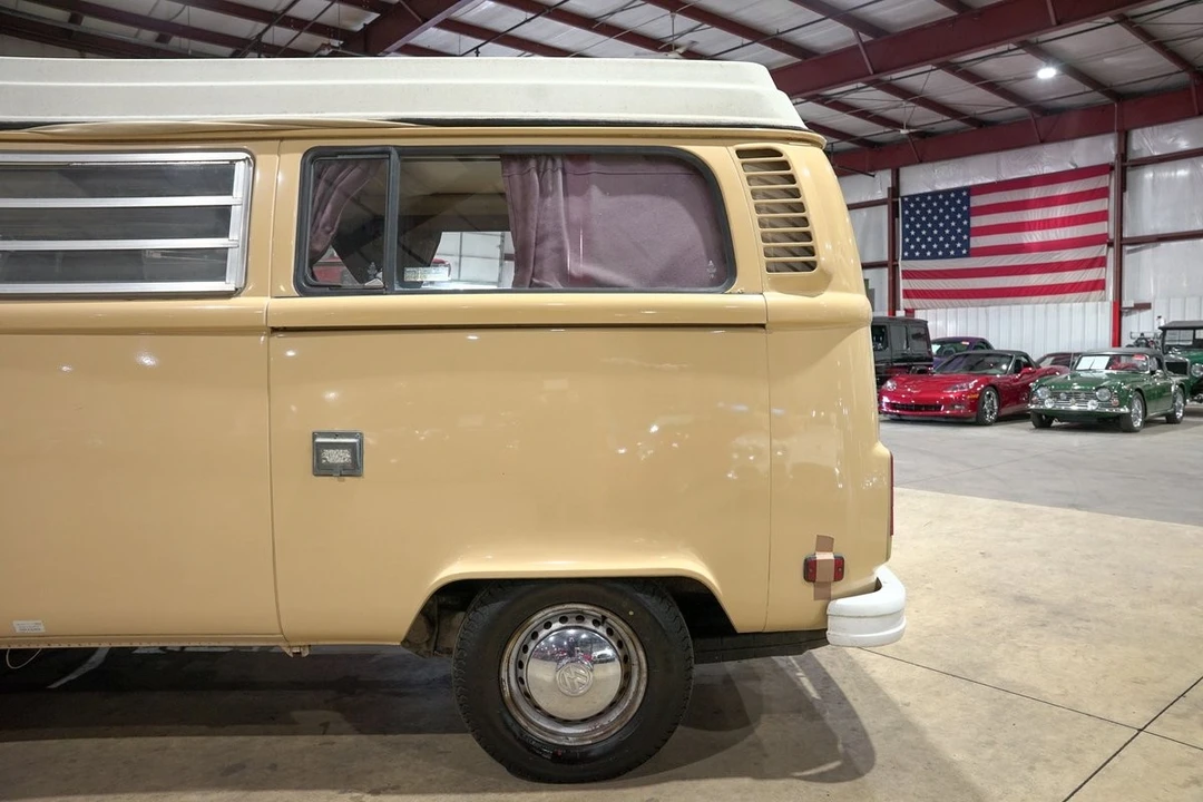 1979 Volkswagen Bay-Window Bus - Image 5 of 12