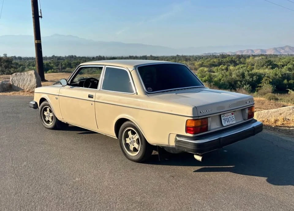 1979 Volvo 242 - Image 3 of 8