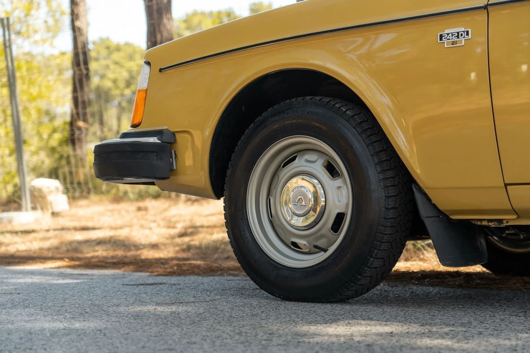 1979 Volvo 242 - Image 9 of 30
