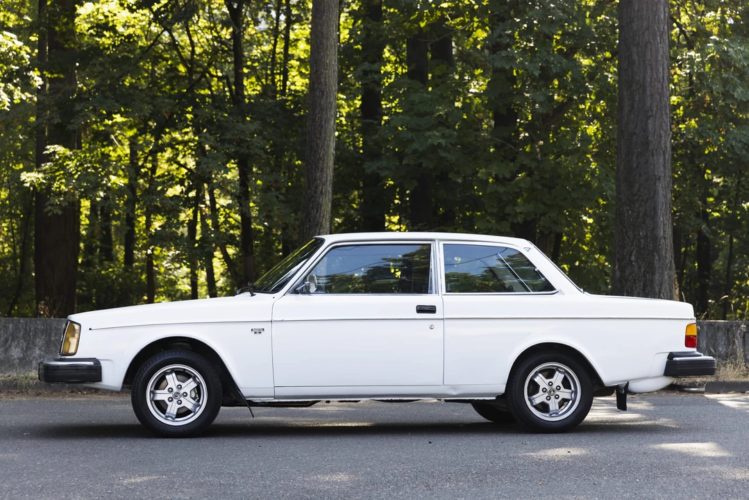 1979 Volvo 242 - Image 9 of 31